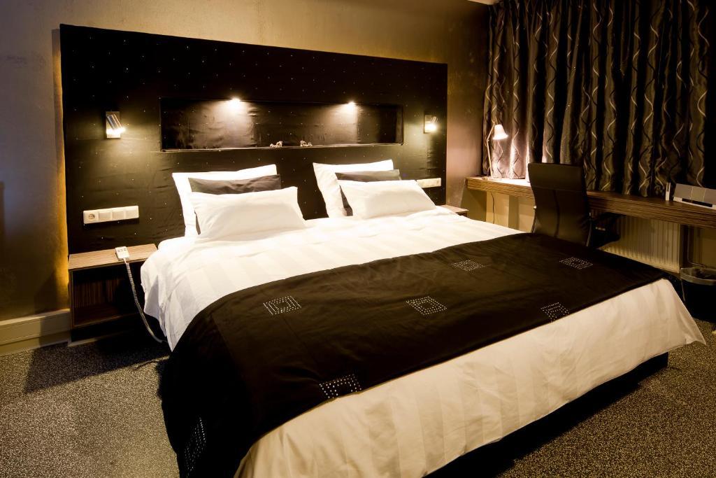 Raadhuis Dinther Suites Heeswijk-Dinther Habitación foto